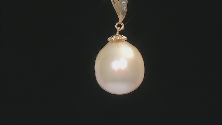 Golden Cultured South Sea Pearl With White Diamond Accent 14k Yellow Gold Pendant Video Thumbnail