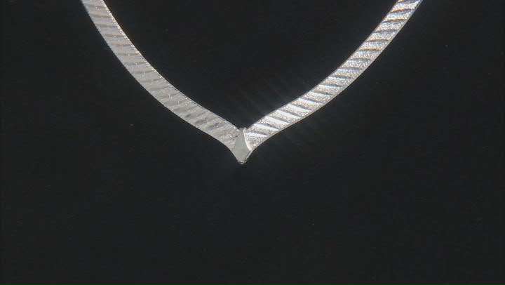950 Sterling Silver 3.5mm V Shape Polished & Diamond-Cut Herringbone 18 Inch Necklace Video Thumbnail