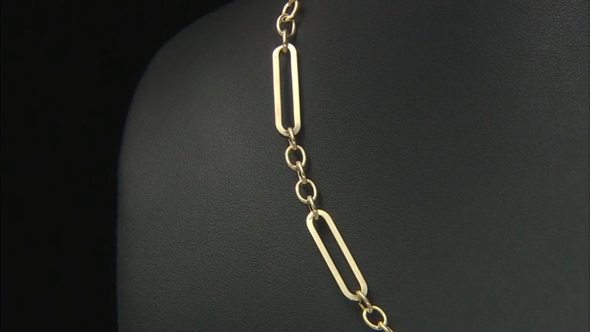 10K Yellow Gold 5.3MM Figaro Paperclip 18 Inch Chain Video Thumbnail