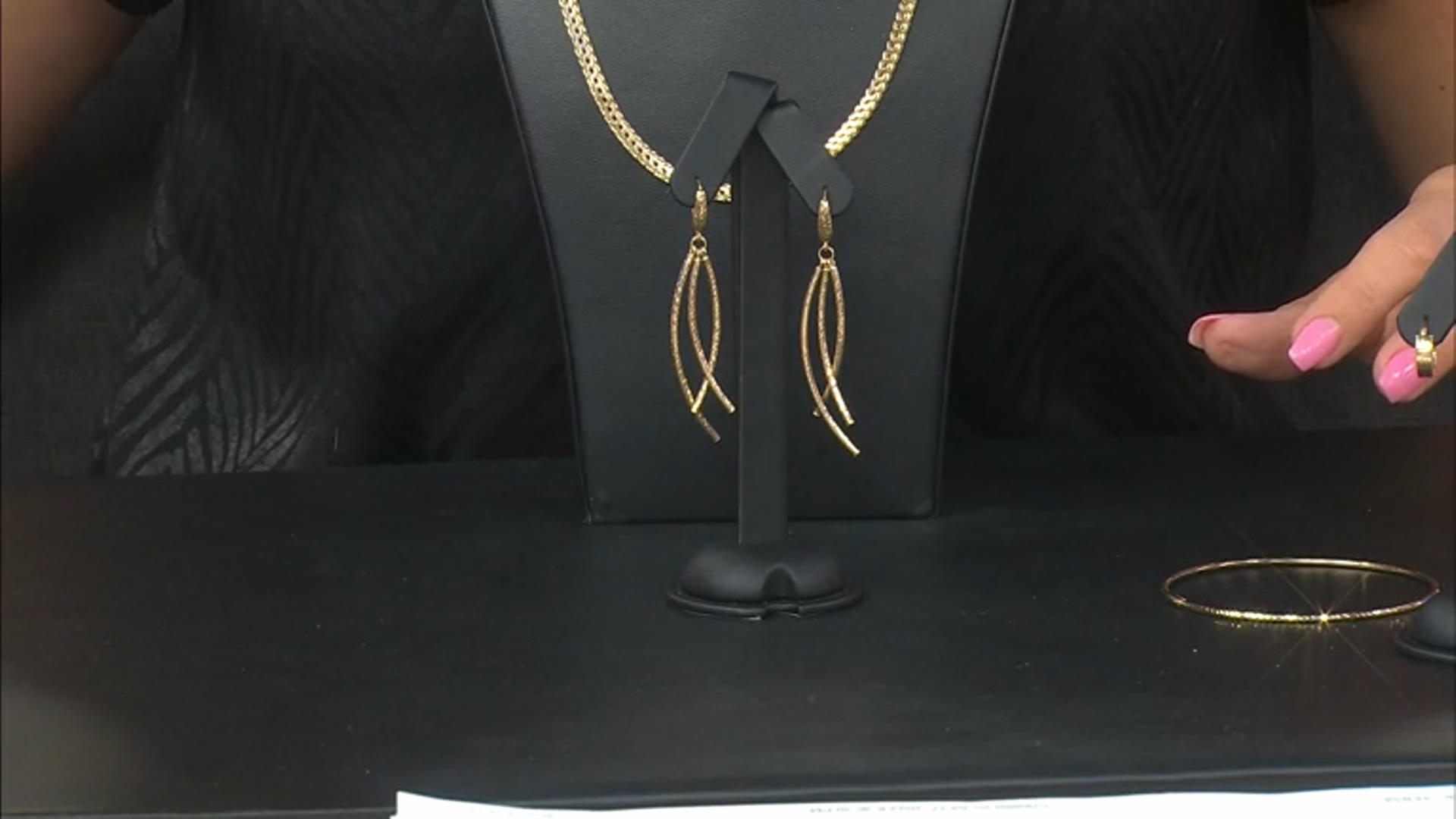 10k Yellow Gold Diamond-Cut Dangle Earrings Video Thumbnail
