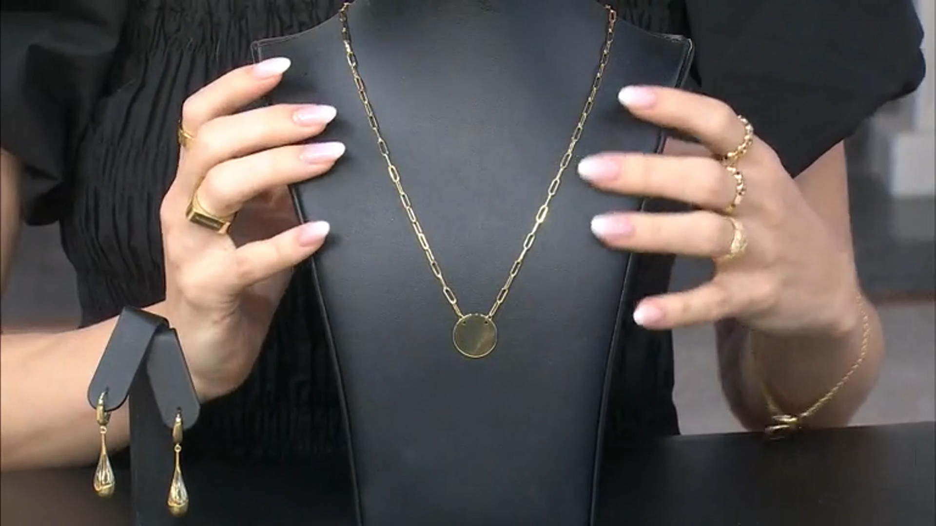 10k Yellow Gold Paperclip Link 18 Inch Disc Necklace Video Thumbnail