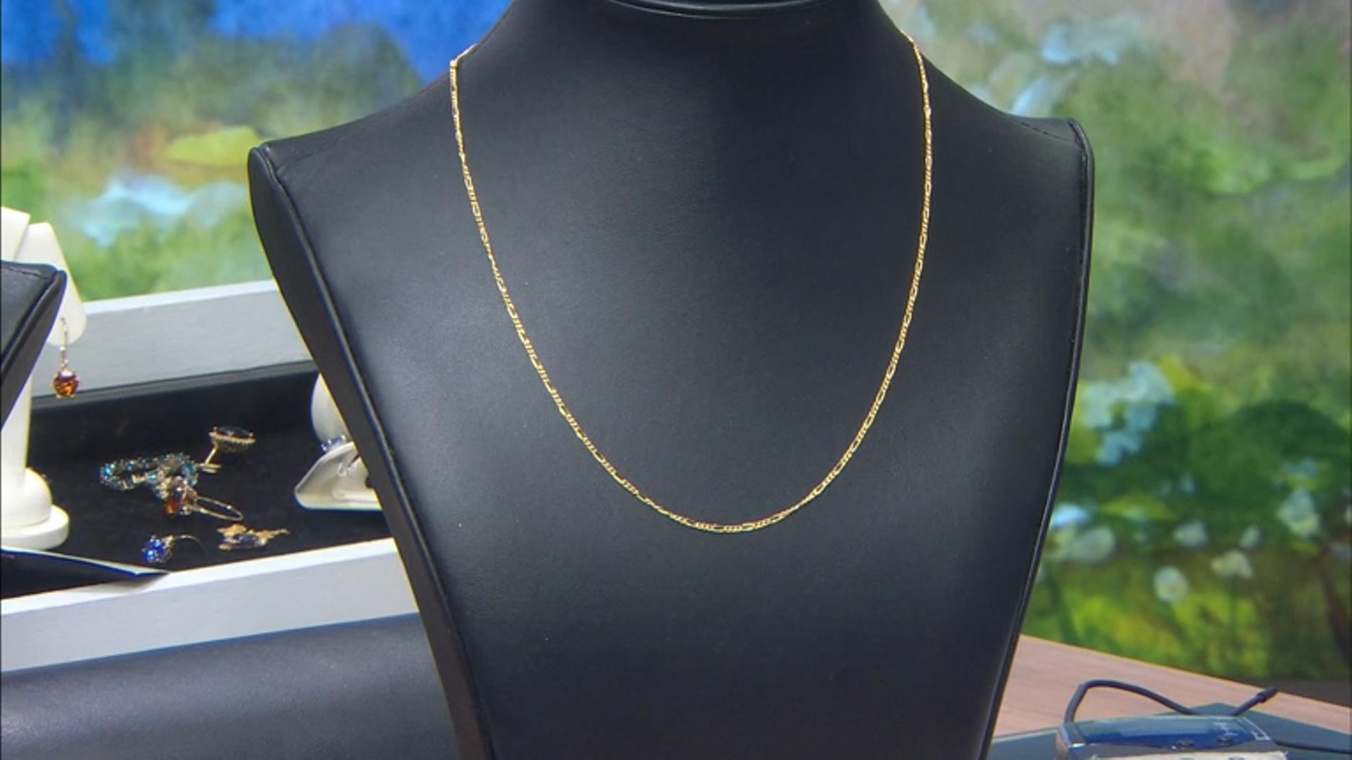 14k Yellow Gold Set Of Two Necklace Figaro 3 & 1 And Singapore Necklace Video Thumbnail