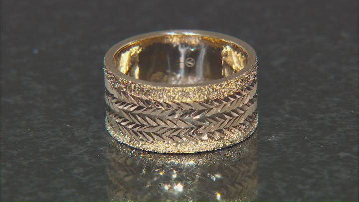 10k Yellow Gold 10mm Diamond-Cut Textured Band Ring Video Thumbnail