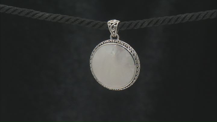 29mm White Mother-of-Pearl Sterling Silver Round Pendant Video Thumbnail