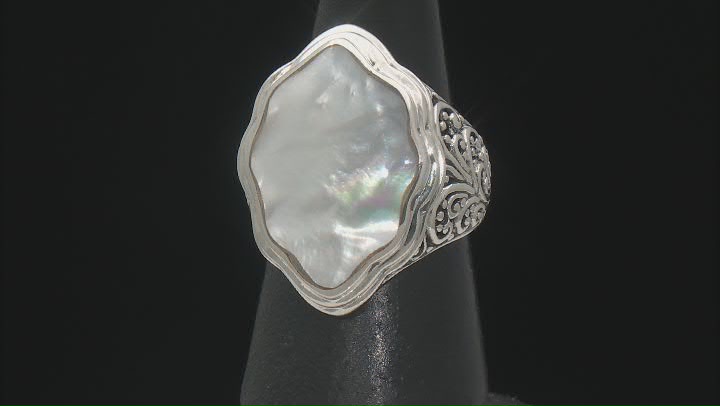 White Mother-of-Pearl Sterling Silver Filigree Ring Video Thumbnail