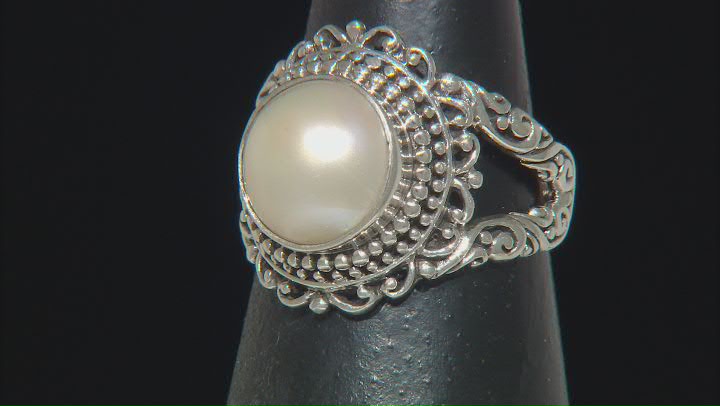 9.5-10.5mm Cultured White Mabe Pearl Sterling Silver Textured Ring Video Thumbnail