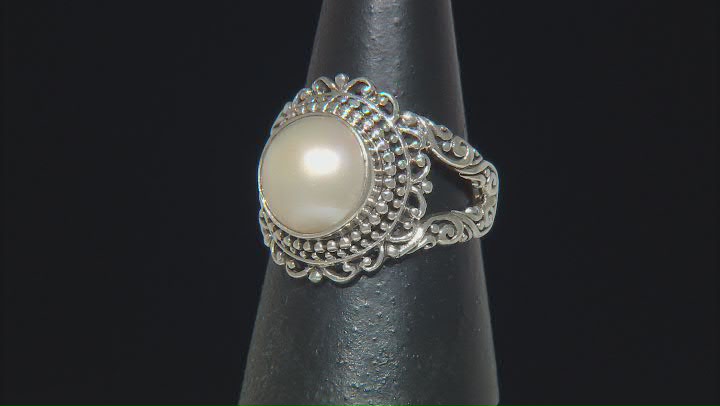 9.5-10.5mm Cultured White Mabe Pearl Sterling Silver Textured Ring Video Thumbnail