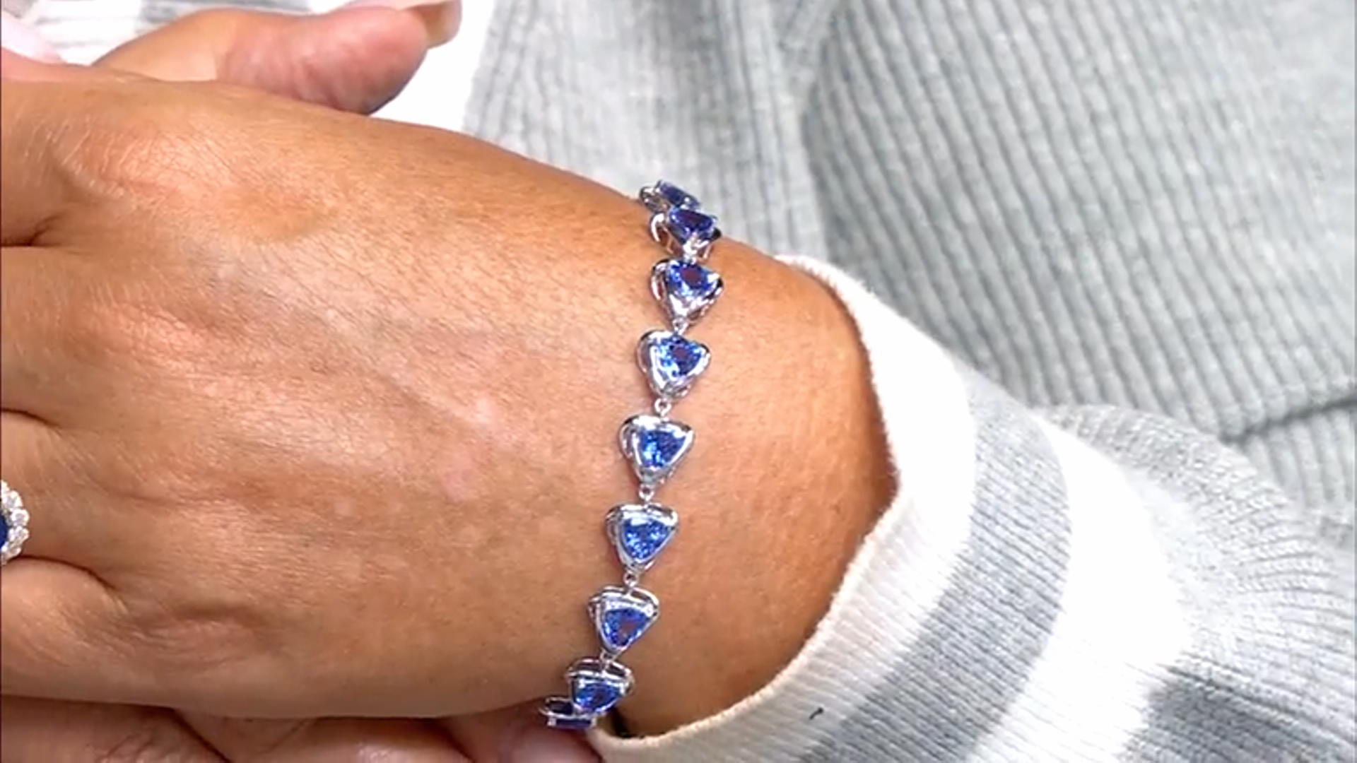 Blue Tanzanite Rhodium Over 14k White Gold Bracelet
9.95ctw Video Thumbnail