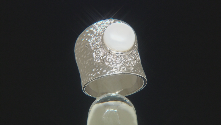 9.5-10mm Cultured Freshwater Pearl with 0.02ctw Zircon Rhodium Over Sterling Silver Hammered Ring Video Thumbnail