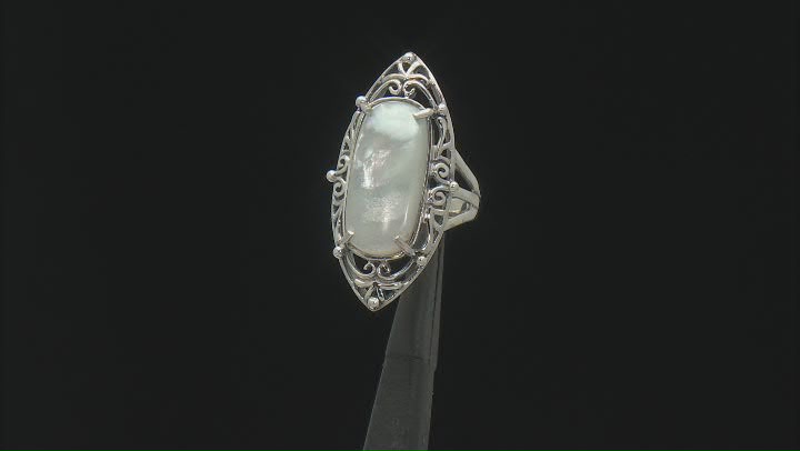 White Mother-Of-Pearl Sterling Silver Solitaire Ring Video Thumbnail