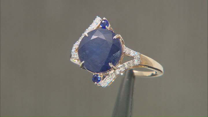 Mahaleo® Blue Sapphire With White Diamond Accent 10K Yellow Gold Ring 5.32ctw Video Thumbnail