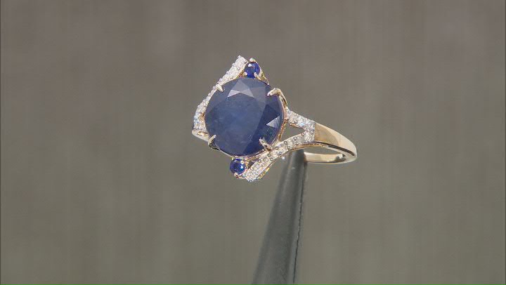 Mahaleo® Blue Sapphire With White Diamond Accent 10K Yellow Gold Ring 5.32ctw Video Thumbnail