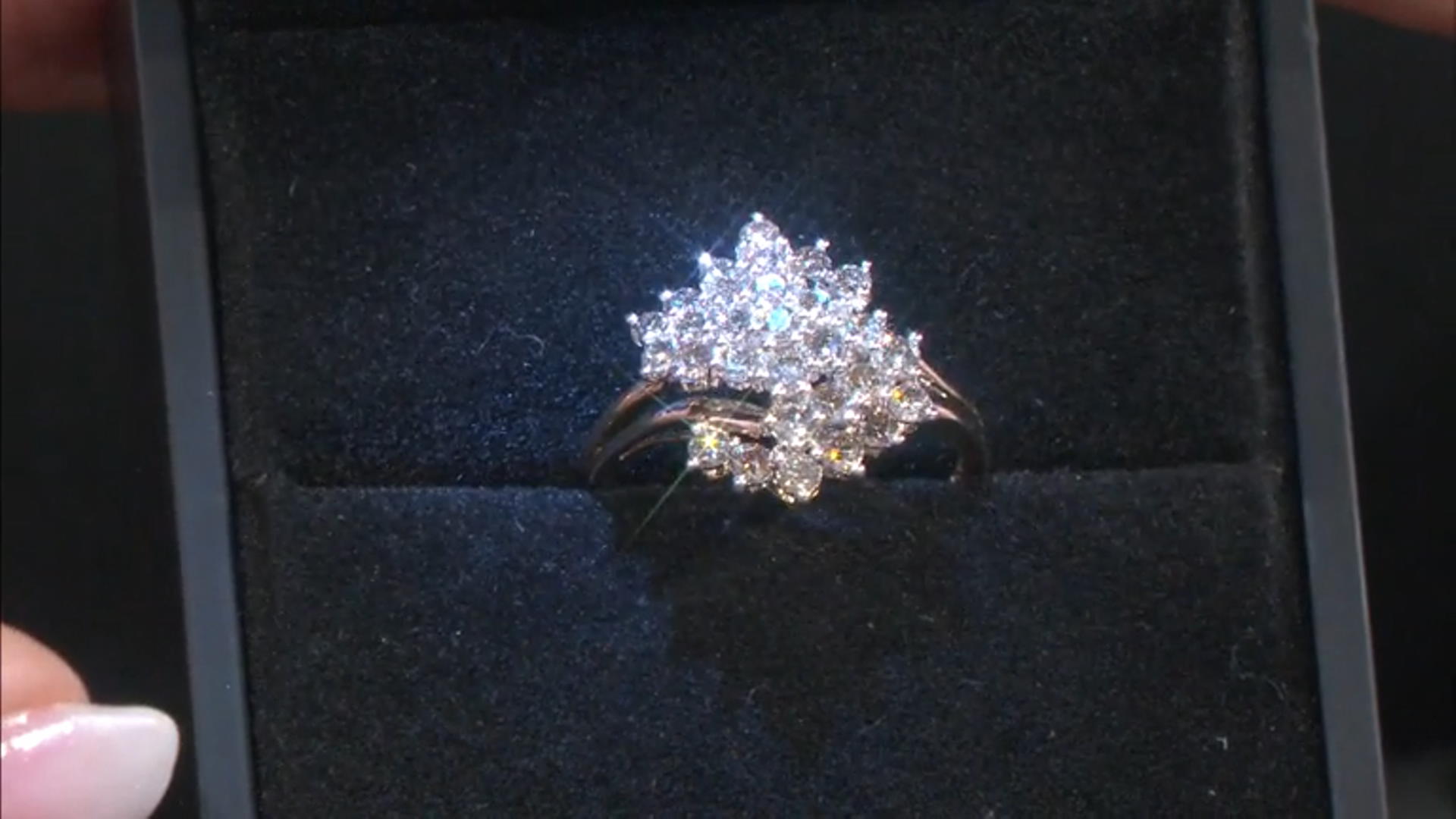 Candlelight Diamonds™ 10k Yellow Gold Cluster Ring 1.00ctw Video Thumbnail