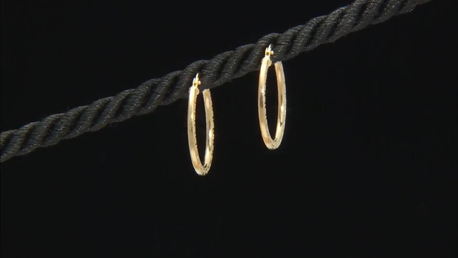 14k Yellow Gold Greek Key 3/4" Hoop Earrings Video Thumbnail