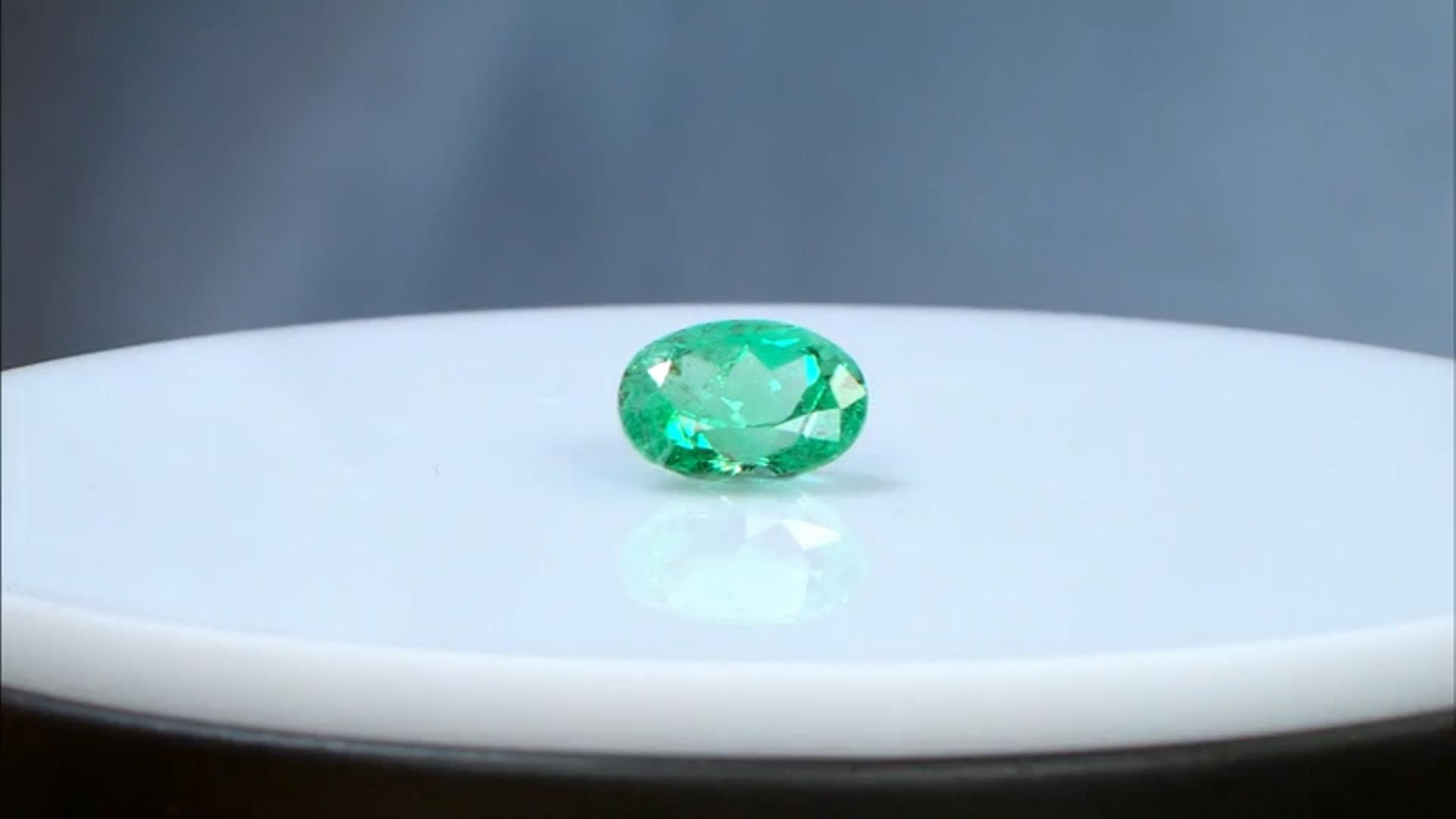 7.90ct Colombian Emerald 14.8x11.1mm Oval Mined: Colombia/Cut: Colombia Video Thumbnail