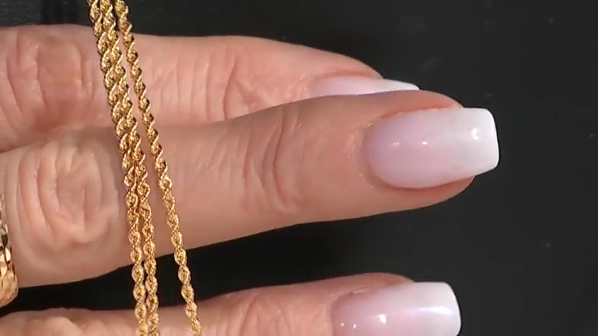18K Yellow Gold 1.6MM Laser-Cut Rope 20 Inch Chain Video Thumbnail