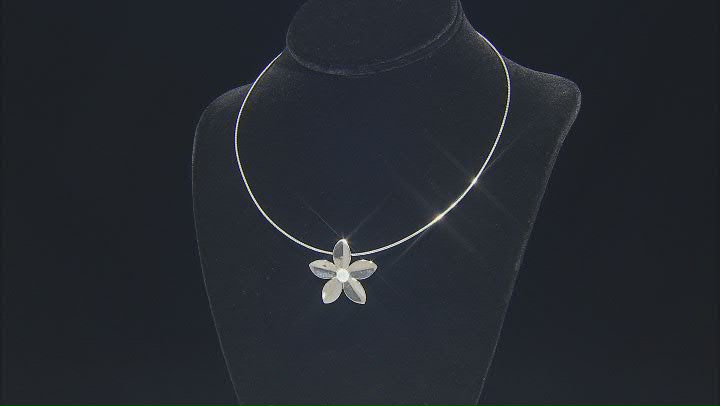 White South Sea Mother-Of-Pearl Sterling Silver 18 Inch Flower Necklace Video Thumbnail