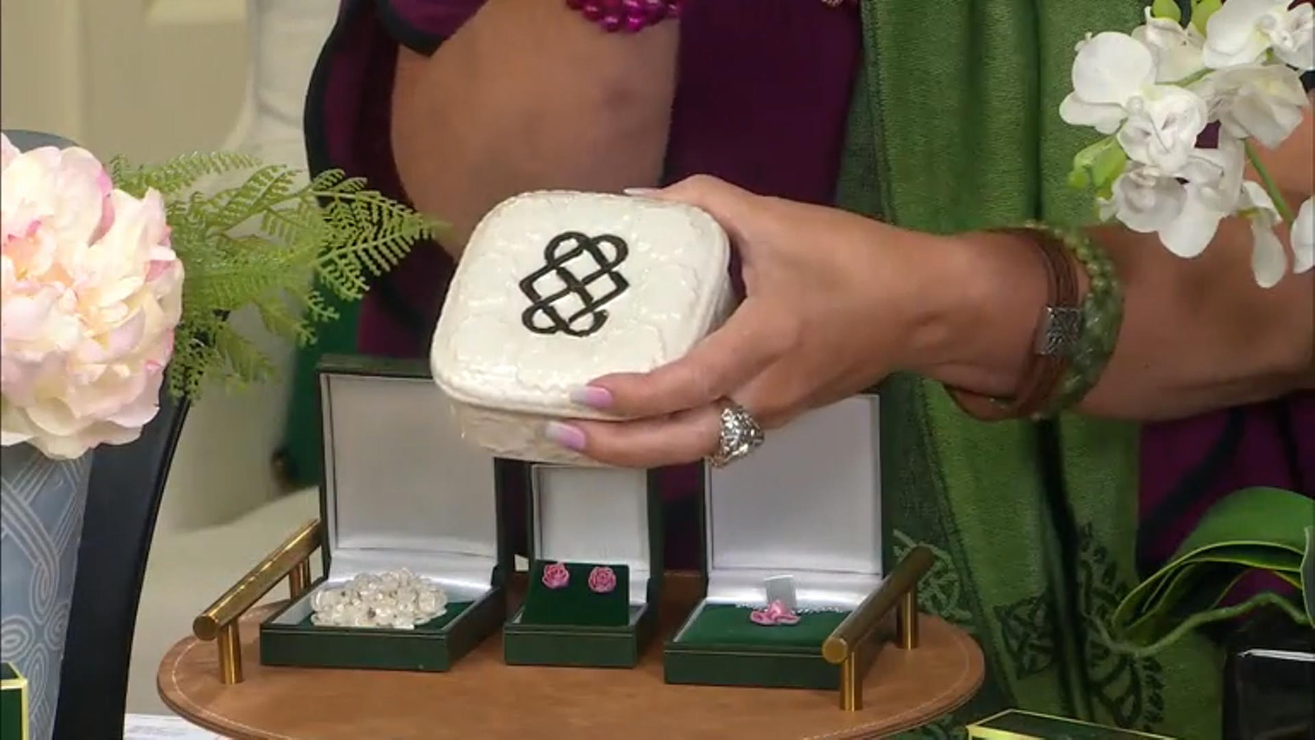 Belleek Hand Crafted Porcelain "Love Knot" Trinket Box Video Thumbnail