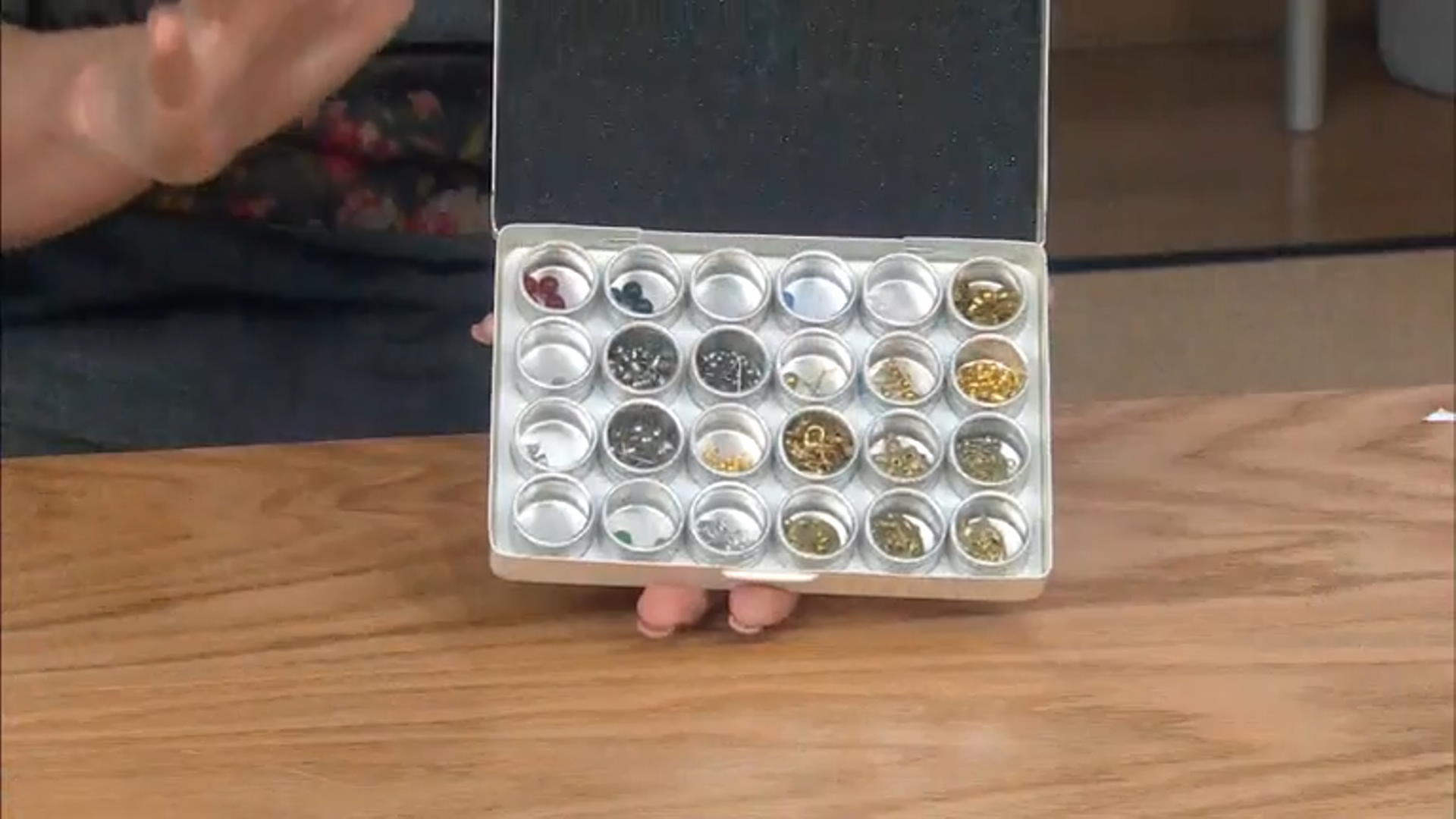 Aluminum Box with 24 Round Shape Glass Top Aluminum Containers appx 25x18mm Video Thumbnail