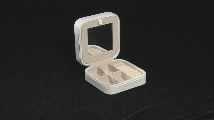 Travel Jewelry Box Dana in Faux Leather in Ivory Video Thumbnail