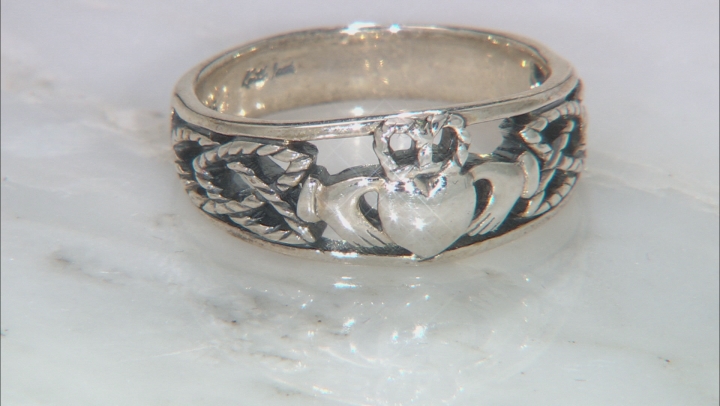 Keith Jack™ Sterling Silver Oxidized Claddagh Tapered Heart Ring Video Thumbnail