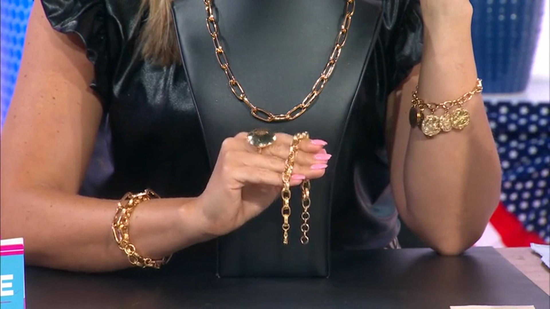 Moda Al Massimo 18k Yellow Gold Over Bronze Hammered Ring Video Thumbnail