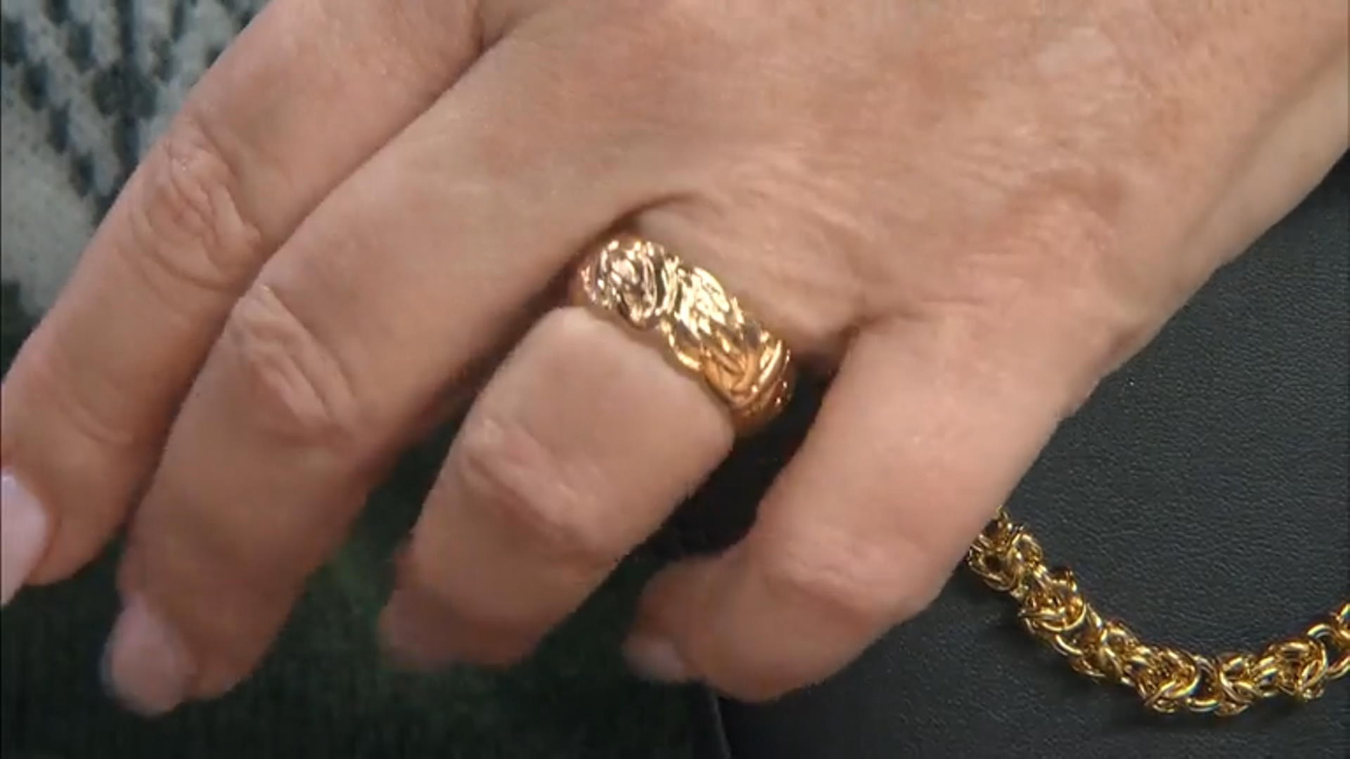 18k Yellow Gold Over Bronze 9mm "Arezzo" Byzantine Band Ring Video Thumbnail