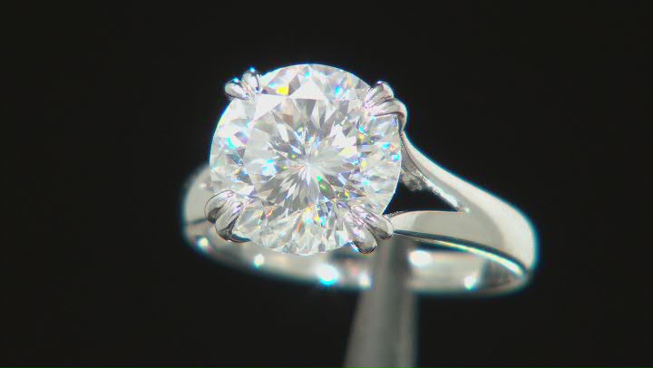 Moissanite Inferno cut Platineve ring 5.66ct DEW. Video Thumbnail