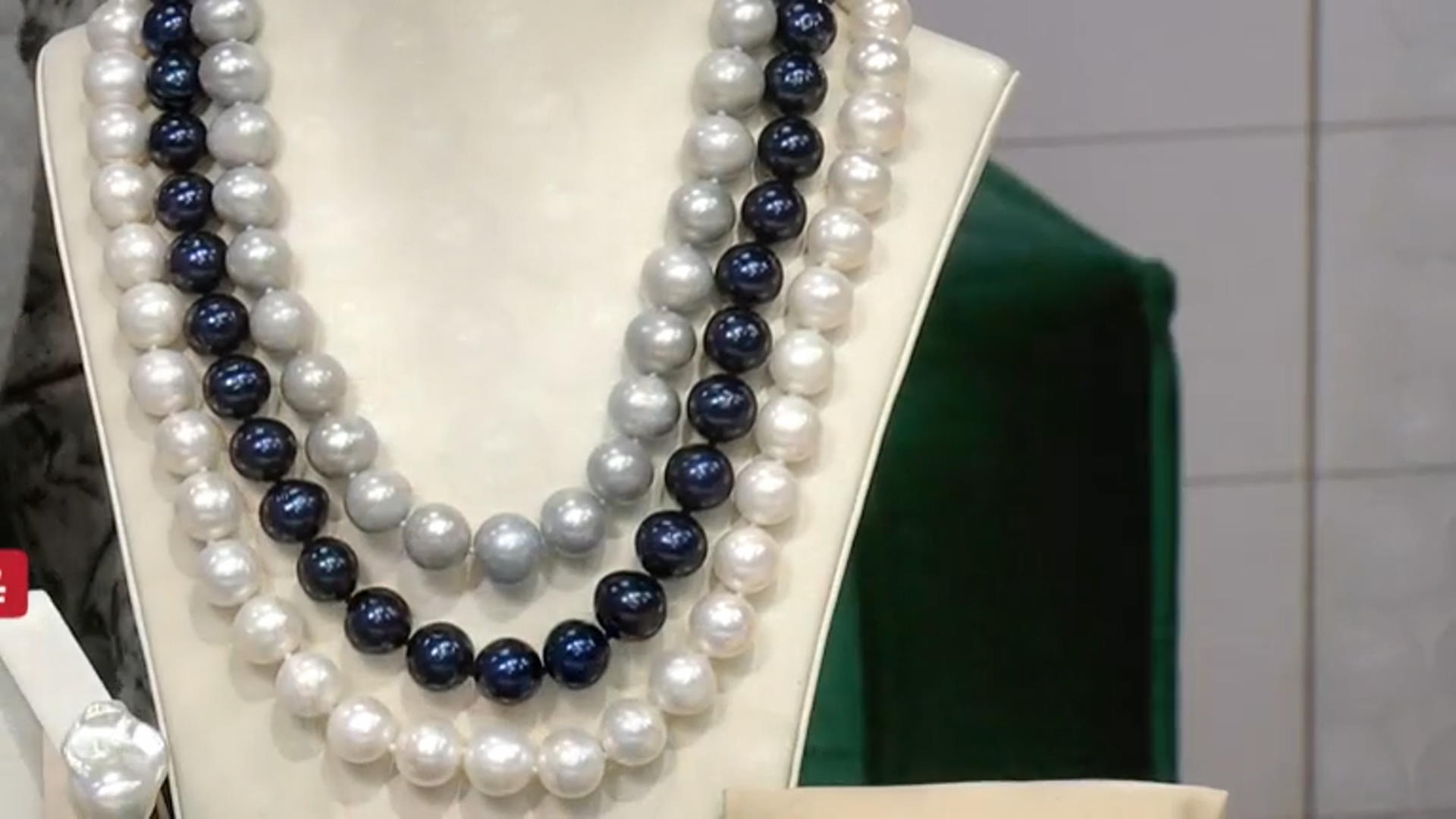 Silver Cultured Freshwater Pearl Rhodium Over Sterling Silver 20 Inch Strand Necklace Video Thumbnail