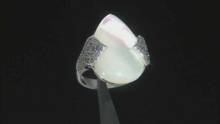 White Mother-of-Pearl Sterling Silver Ring Video Thumbnail