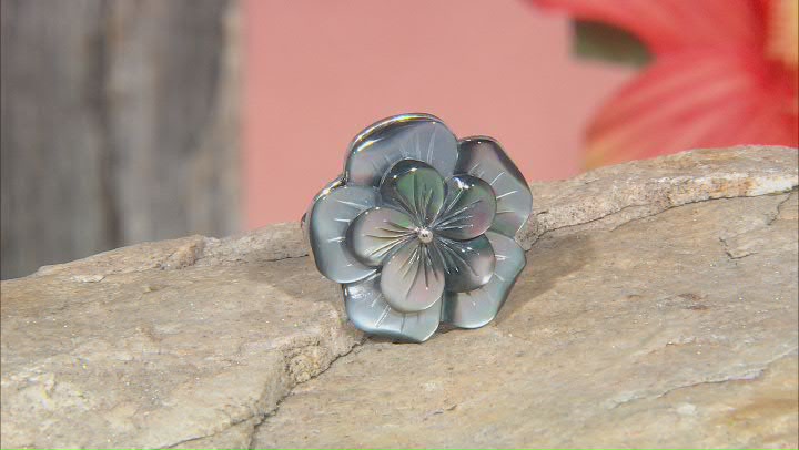 Mother-Of Pearl Sterling Silver Flower Ring Video Thumbnail