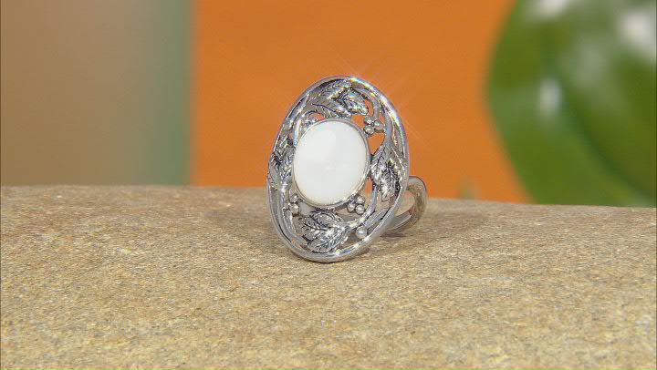 Mother-Of- Pearl Sterling Silver Leaf Design Ring Video Thumbnail
