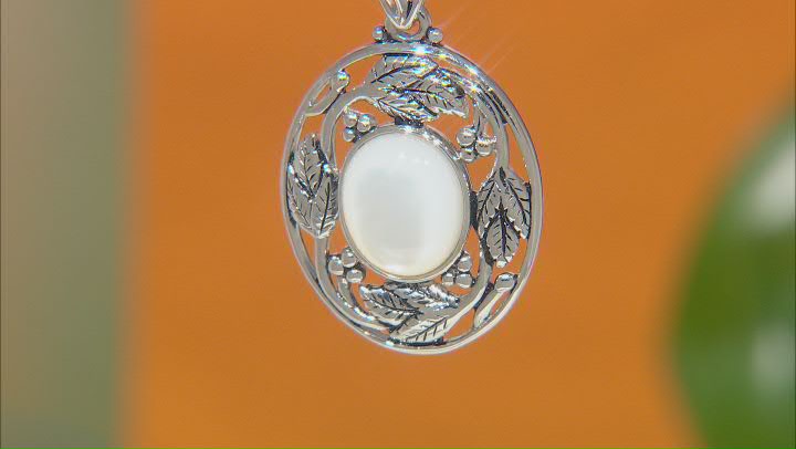 Mother-Of- Pearl Sterling Silver Leaf Design Pendant With 18" Chain