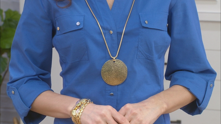 Gold Tone Hammered  Medallion Pendant With 35" Chain Video Thumbnail