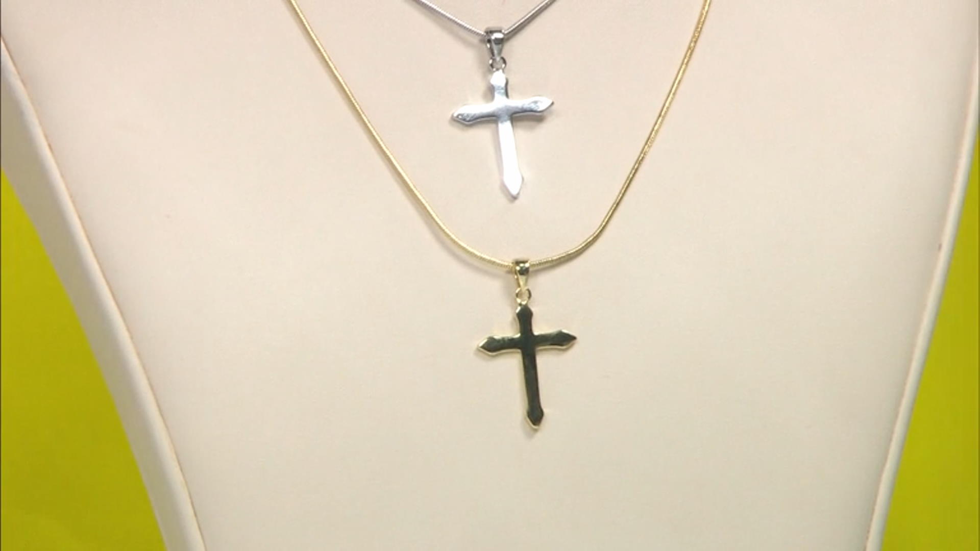 Silver Tone Cross Pendant With 30" Chain Video Thumbnail