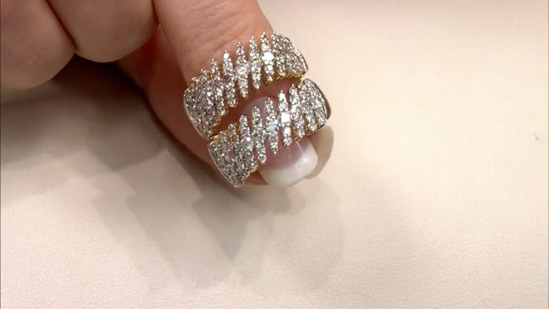 Candlelight Diamonds™ 10k Yellow Gold Band Ring 1.50ctw Video Thumbnail