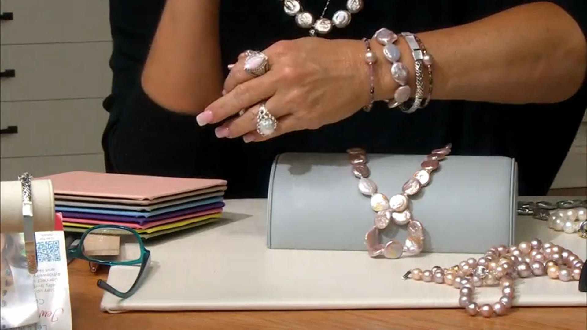 Multi-Color Cultured Freshwater Coin Pearl Stretch Bracelet Video Thumbnail