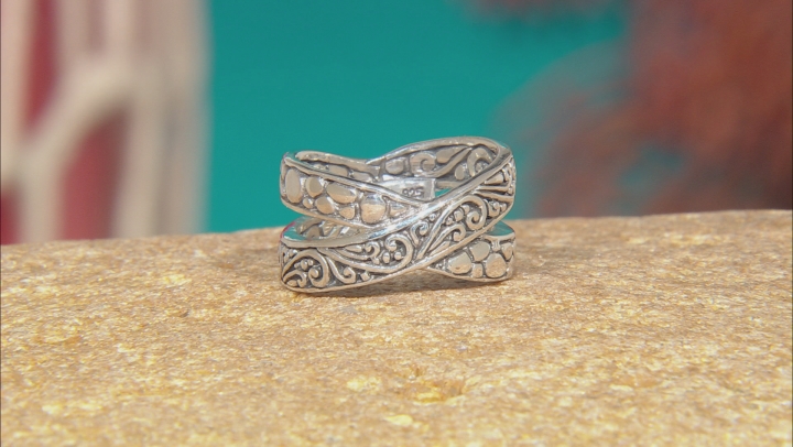 Sterling Silver Crossover Ring Video Thumbnail