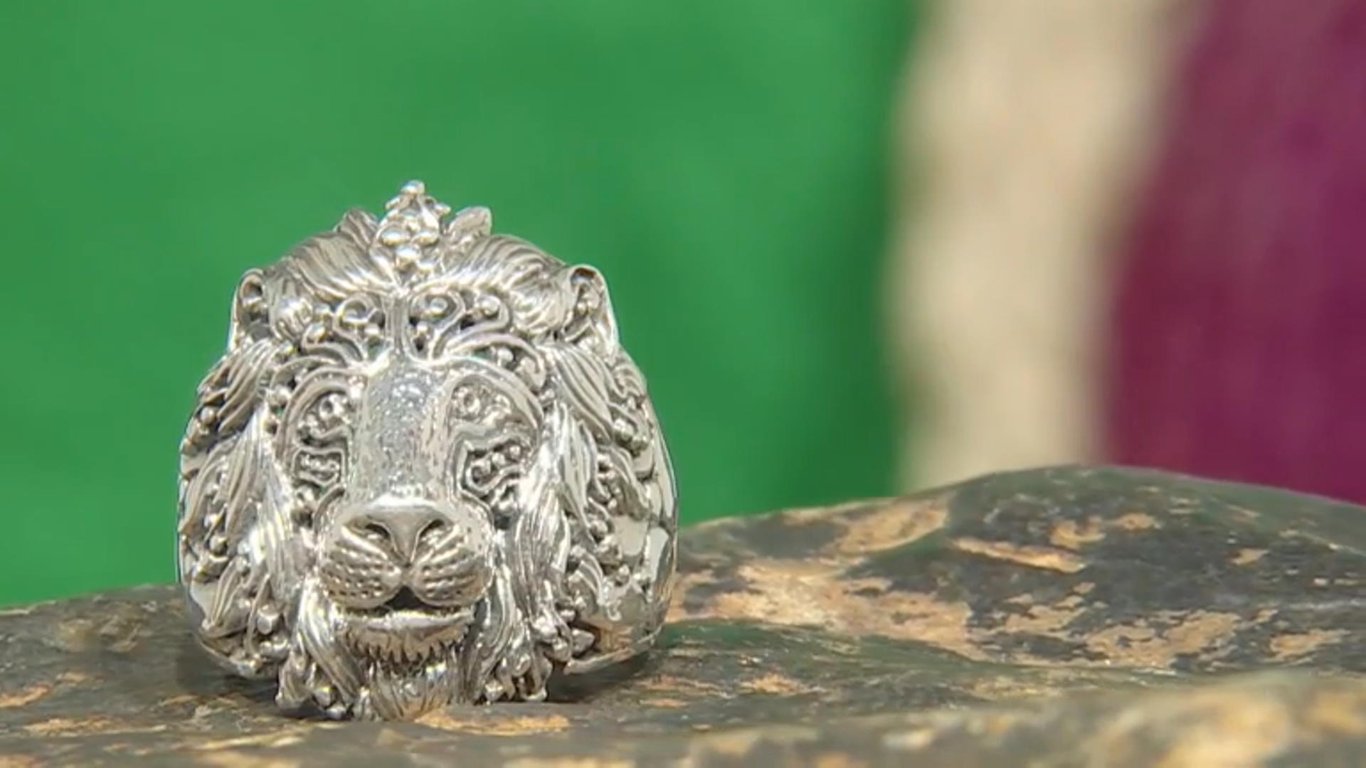Silver "Be Courageous" Lion Ring Video Thumbnail