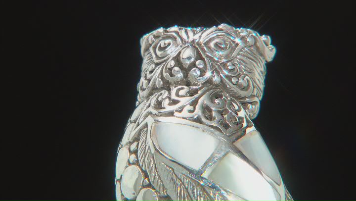White Mother-Of-Pearl Sterling Silver Owl Ring Video Thumbnail