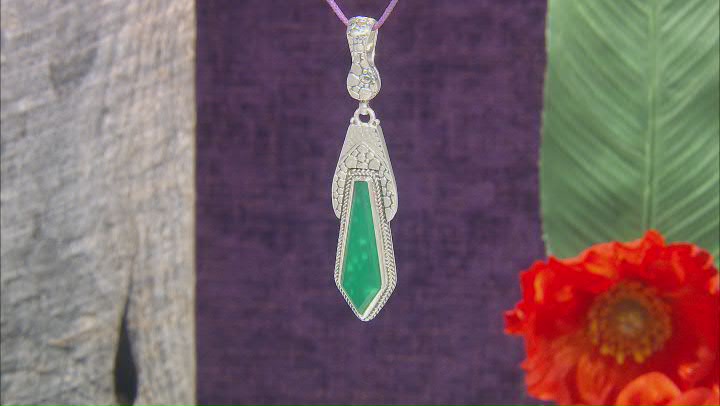 Green Onyx Silver Hammered & Watermark Pendant Video Thumbnail